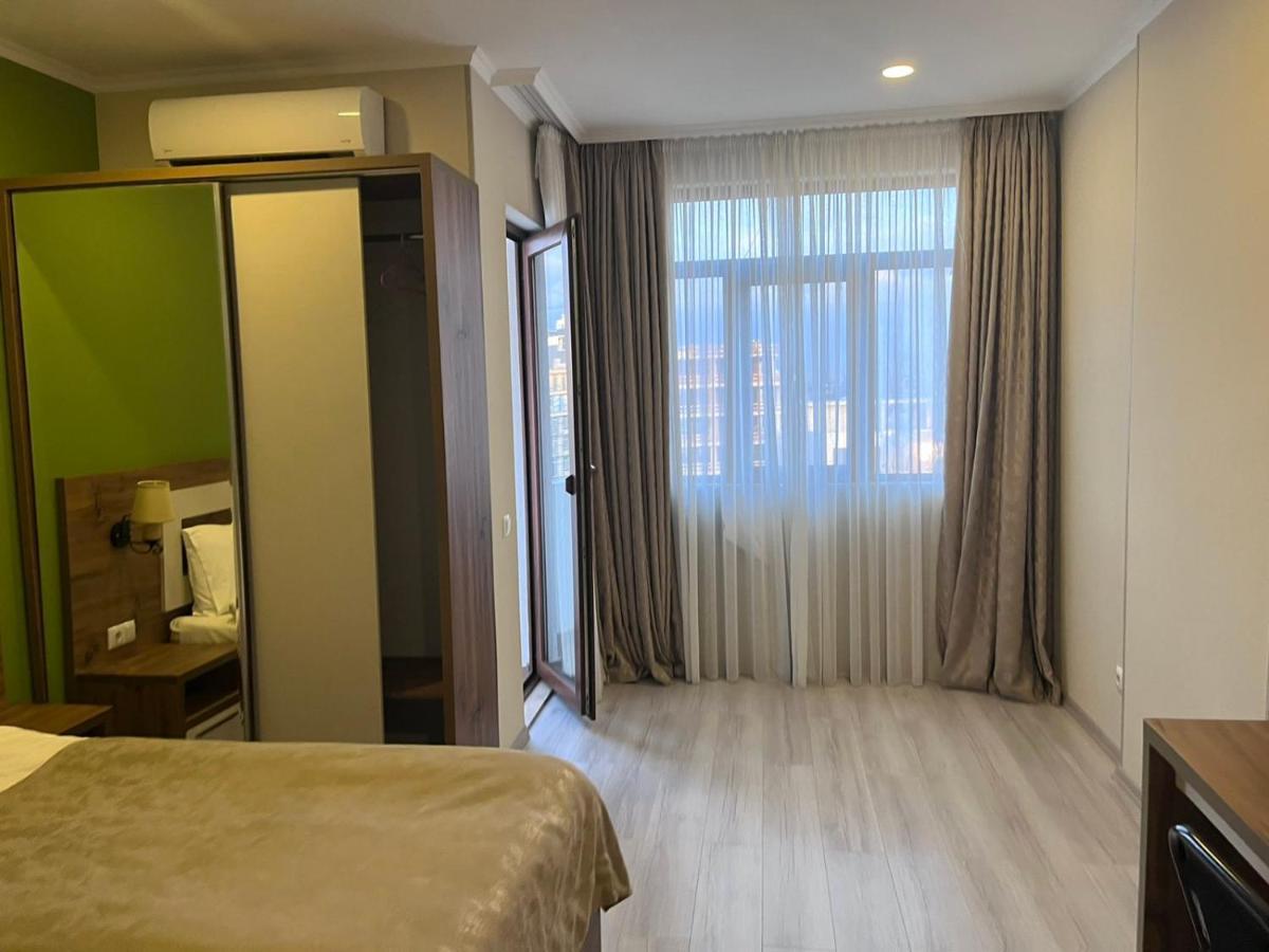 The Fresh Wave Hotel Батуми Экстерьер фото